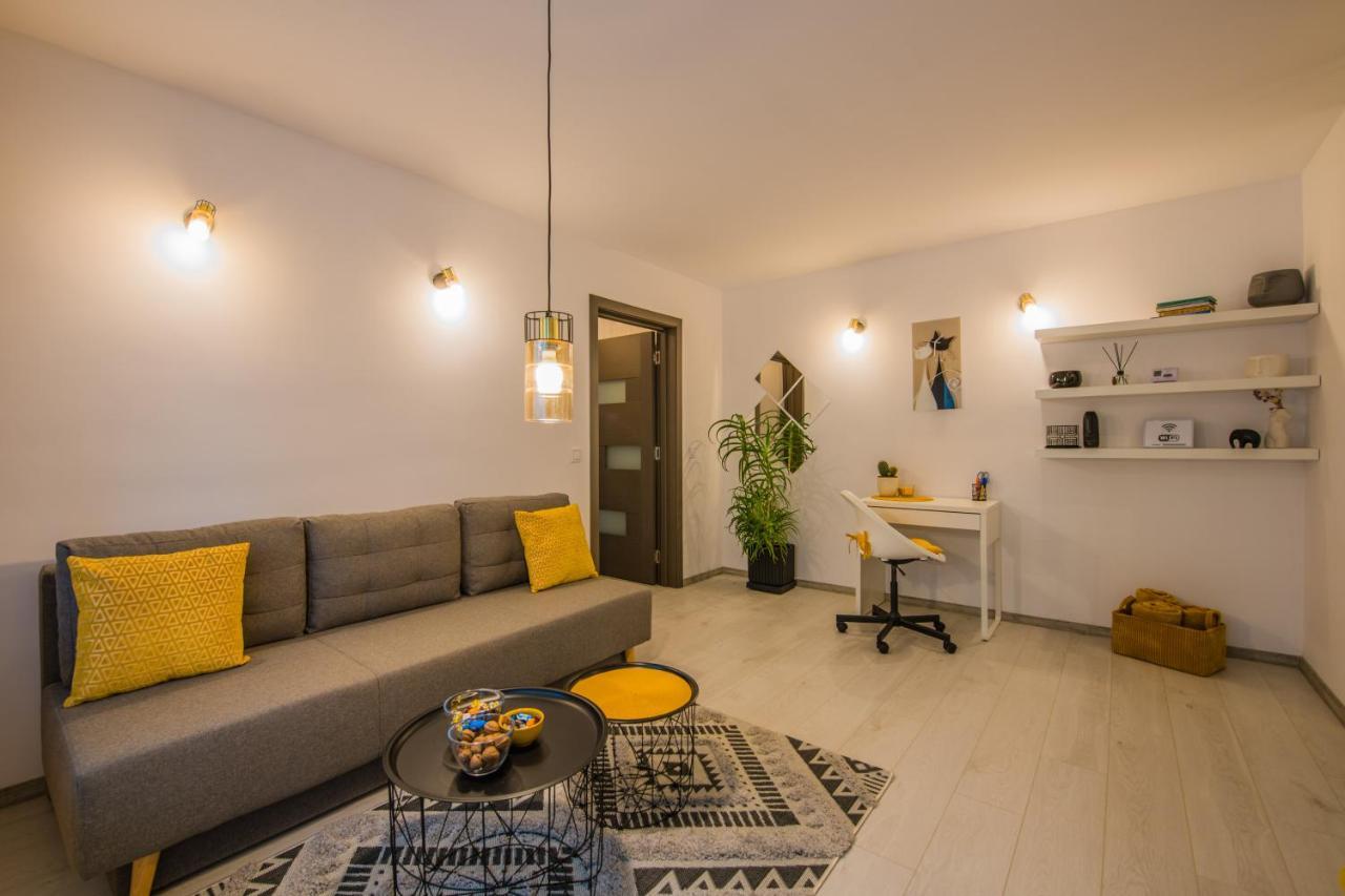 Kitty Sunflower Apartment Alba Iulia Bagian luar foto