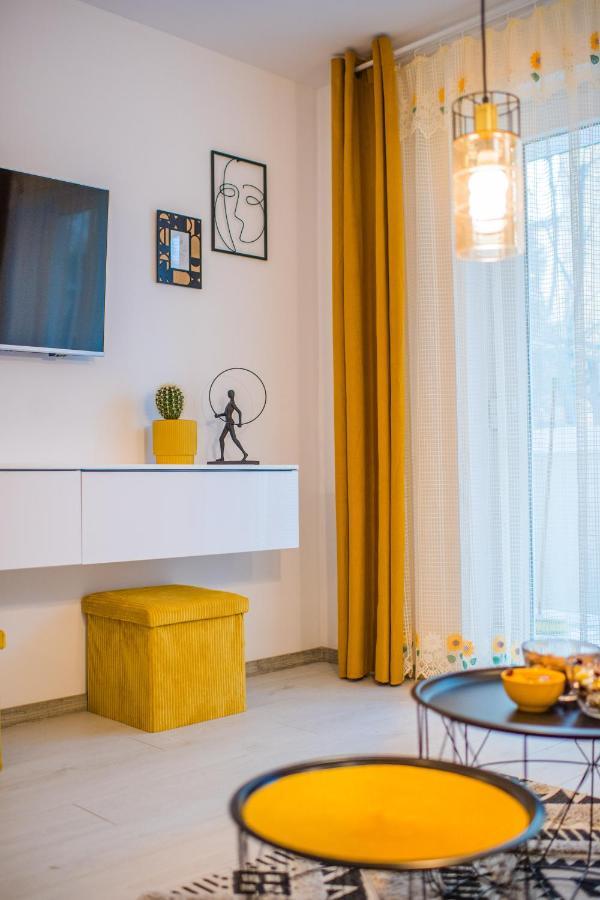 Kitty Sunflower Apartment Alba Iulia Bagian luar foto