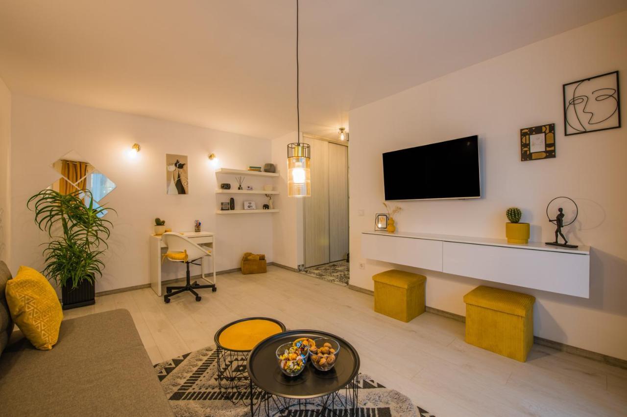 Kitty Sunflower Apartment Alba Iulia Bagian luar foto